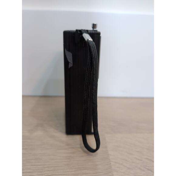 Vintage Sanyo RP 5115 FM/AM 2 Band Receiver AC Battery Radio Solid State Working - Picture 8 of 11